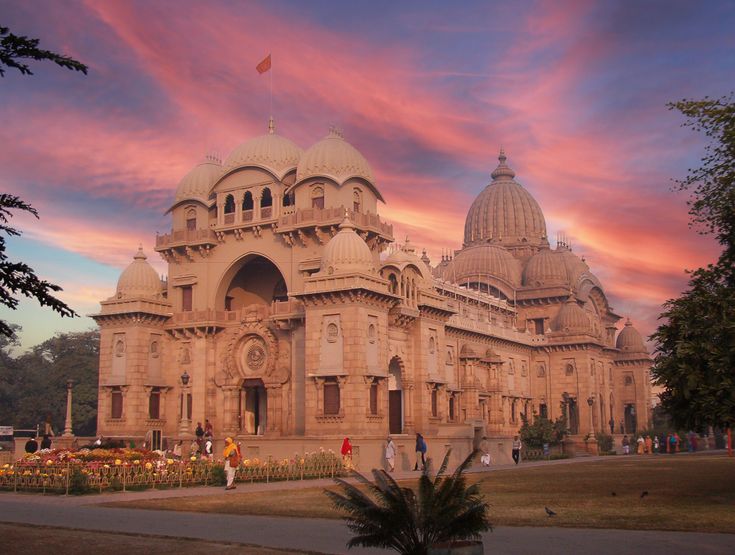 Best Tourist Places to Visit in Kolkata